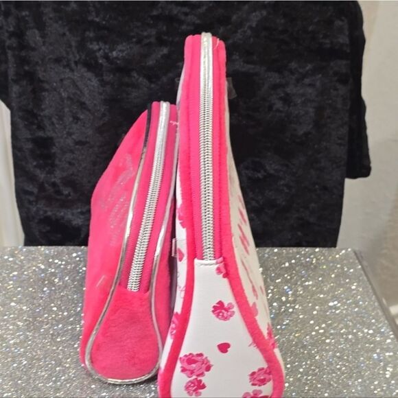 Juicy Couture Signatute Logo Floeal/Velour Cosmetic Bag Set - Picture 6 of 8